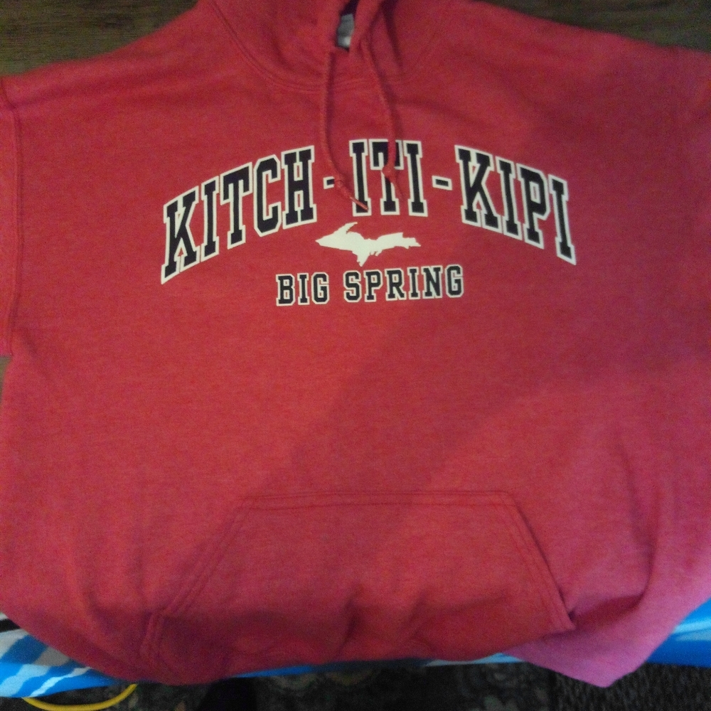 Gildan Red Kitch-Iti-Kipi Big Spring Hoodie